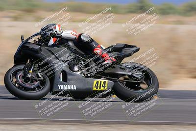 media/Oct-08-2022-SoCal Trackdays (Sat) [[1fc3beec89]]/Turn 16 (125pm)/